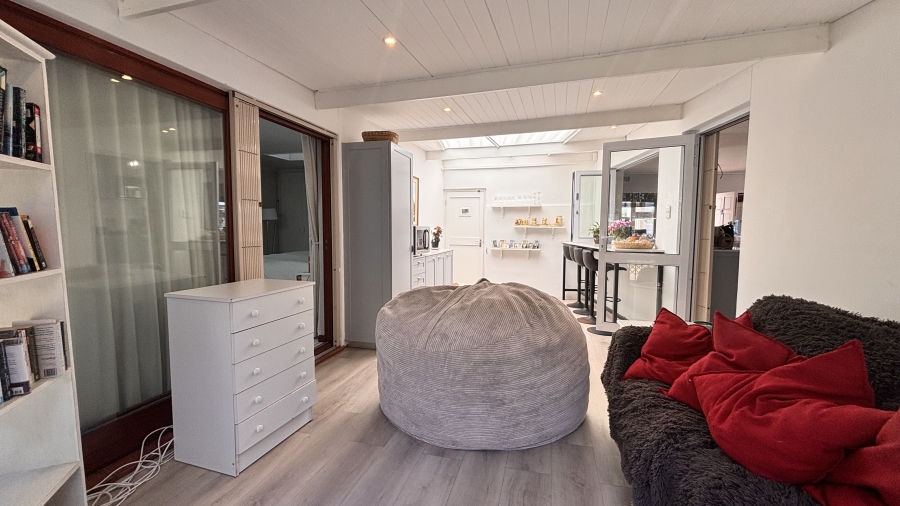4 Bedroom Property for Sale in Kirstenhof Western Cape